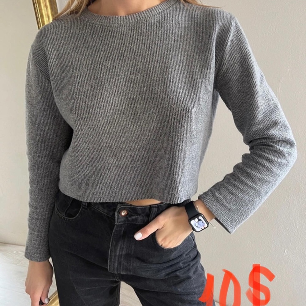 Sweater - Picture 1 of 2